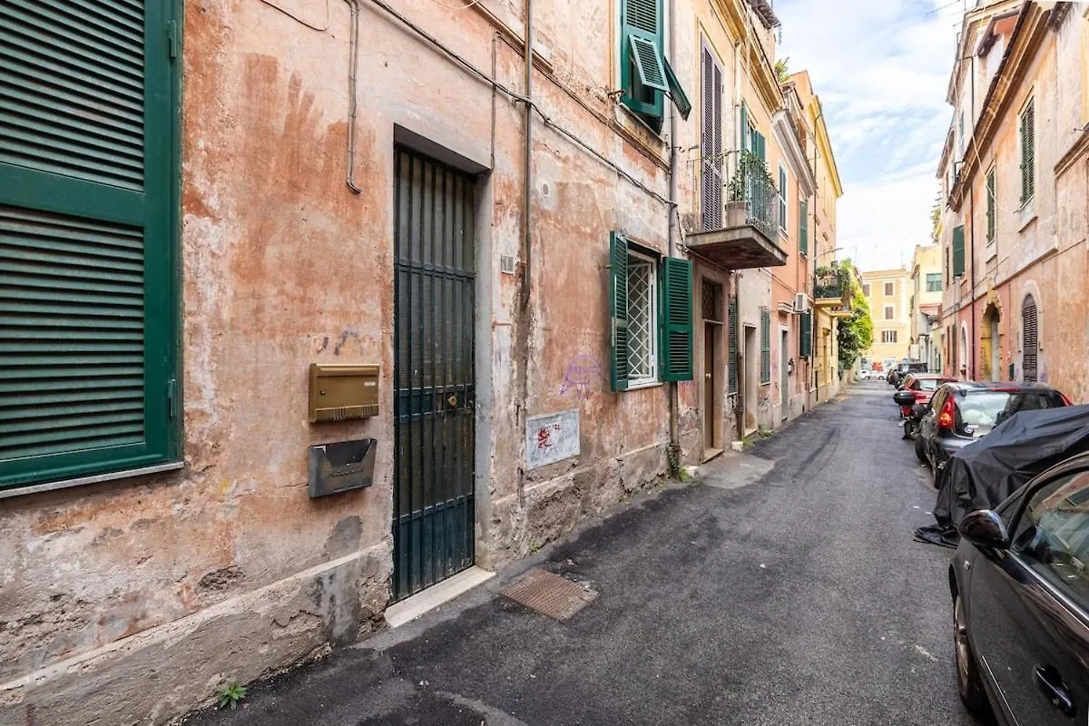 The Artistic Retreat Apartment Rome